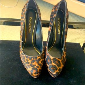 Enzo Anciolini leopard animal hair pump